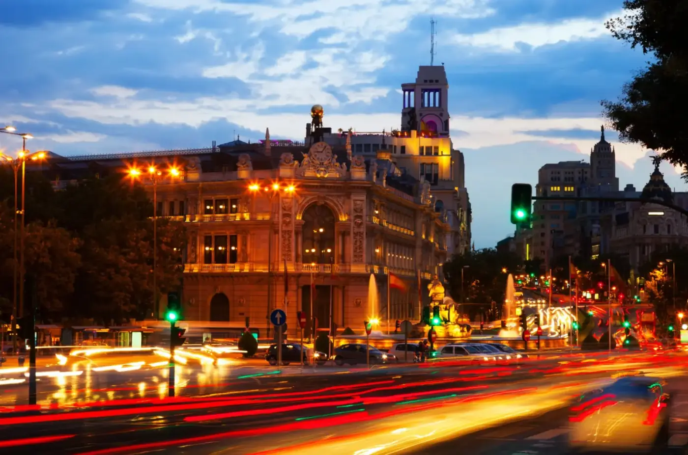 Plaza de Cibeles iluminada